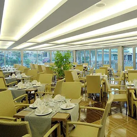 Hotel Ambassador Plaza 4*
