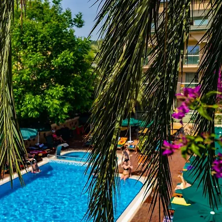 Ambassador Plaza Hotel 4*