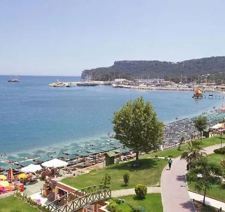 Ambassador Plaza Отель 4*